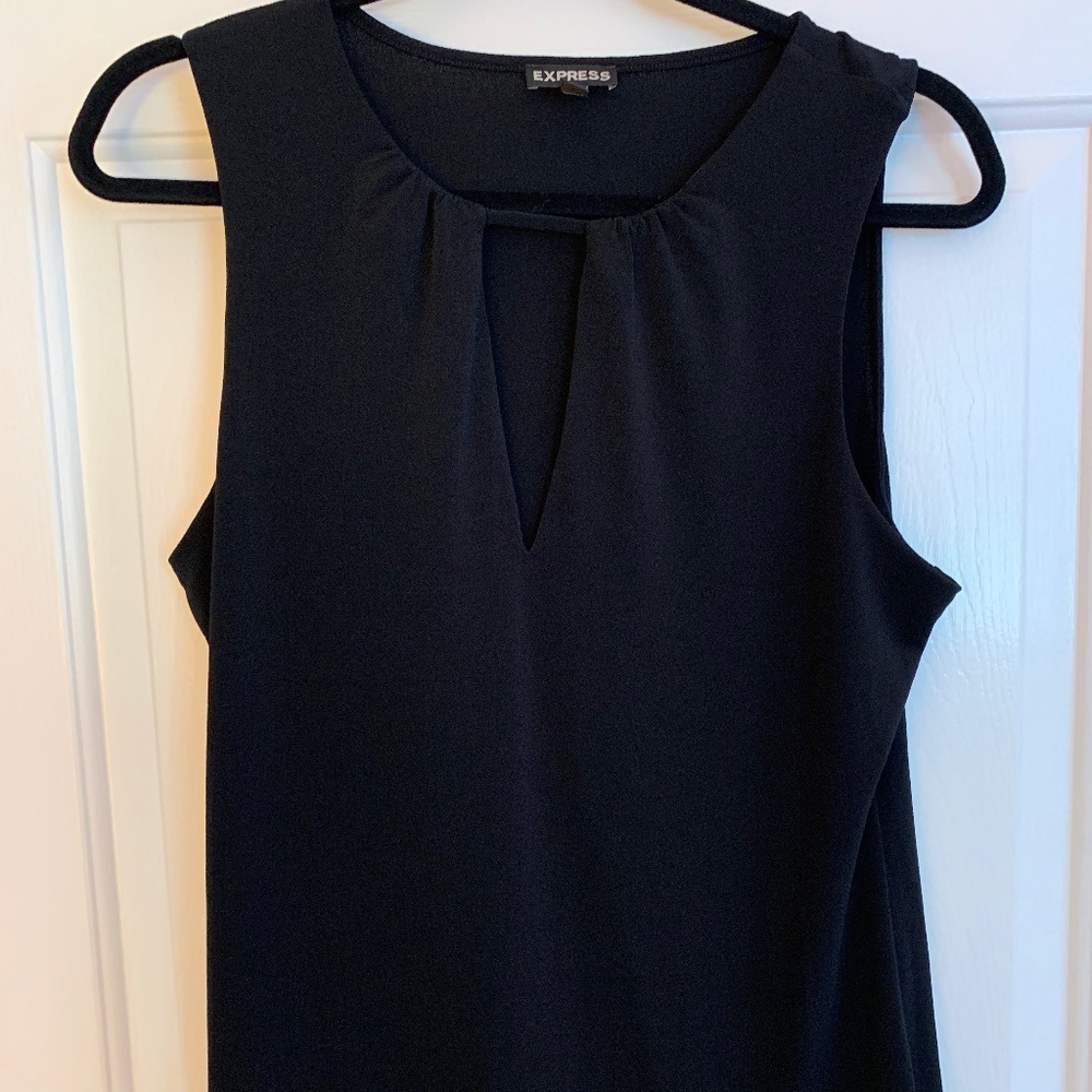Express Key Hole Chest Cut Out Tank Top